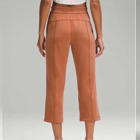 Lululemon Softstreme High-Rise Straight-Leg Cropped Pant
Sable size 6 - Picture 2 of 6